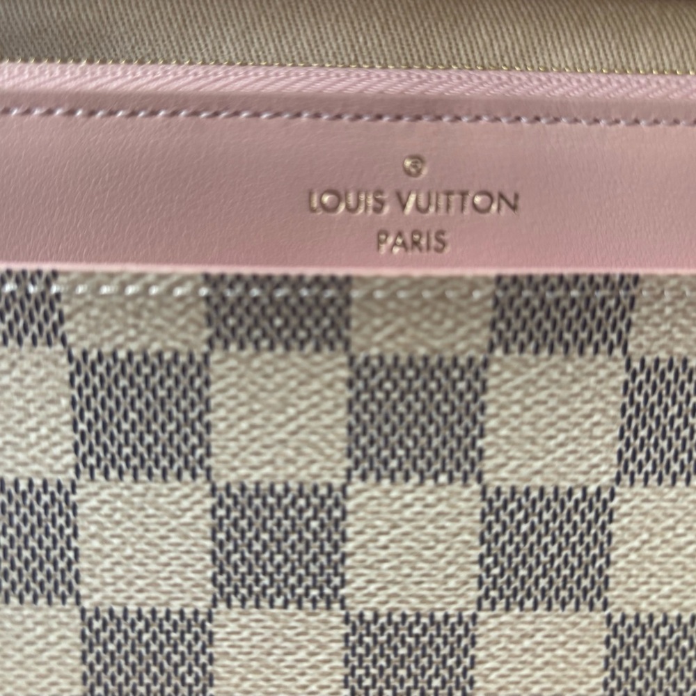 Louis Vuitton Slim Purse - Picture 5 of 7
